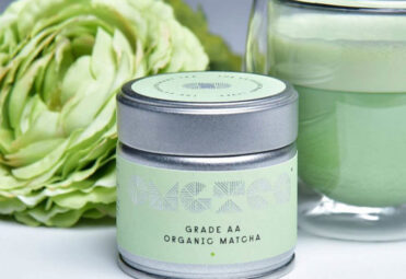 How To Create a Holiday Dessert Bar